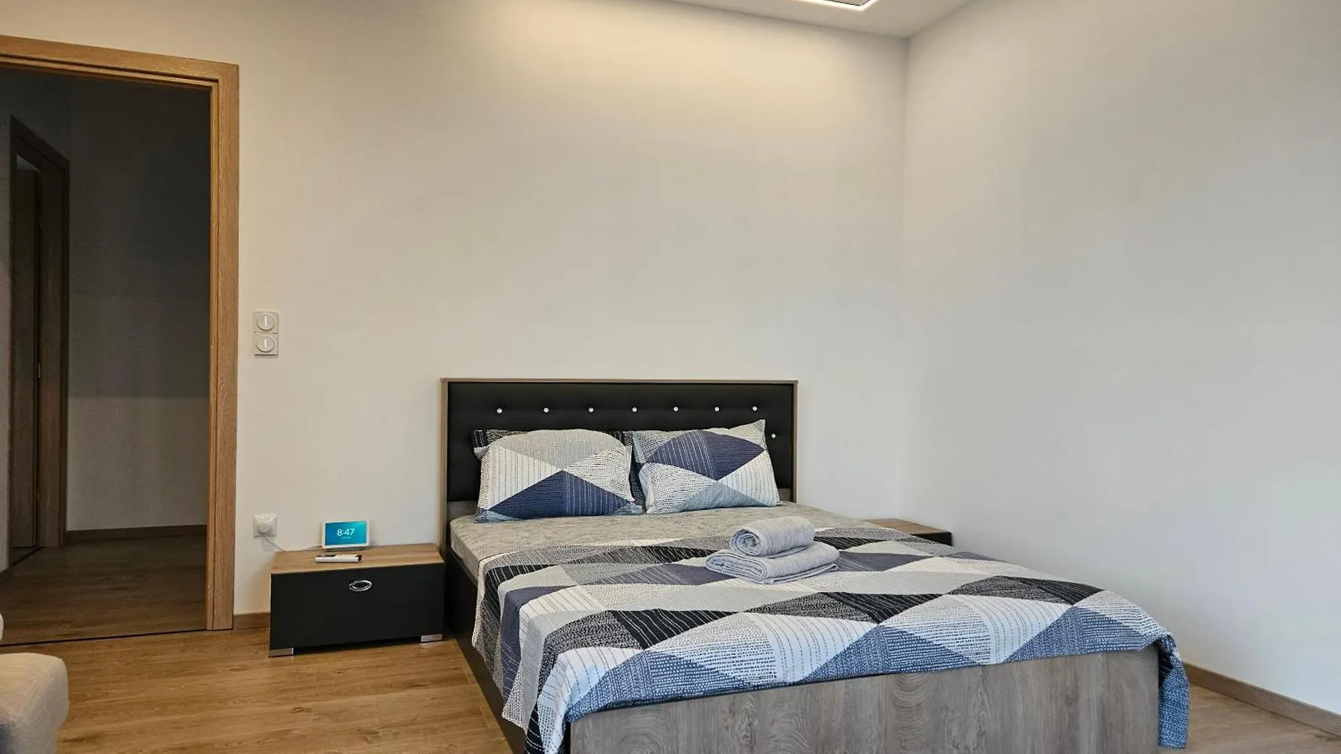 Modern Steel & Glass Smart House With Home Cinema Nea Plagia 0*,