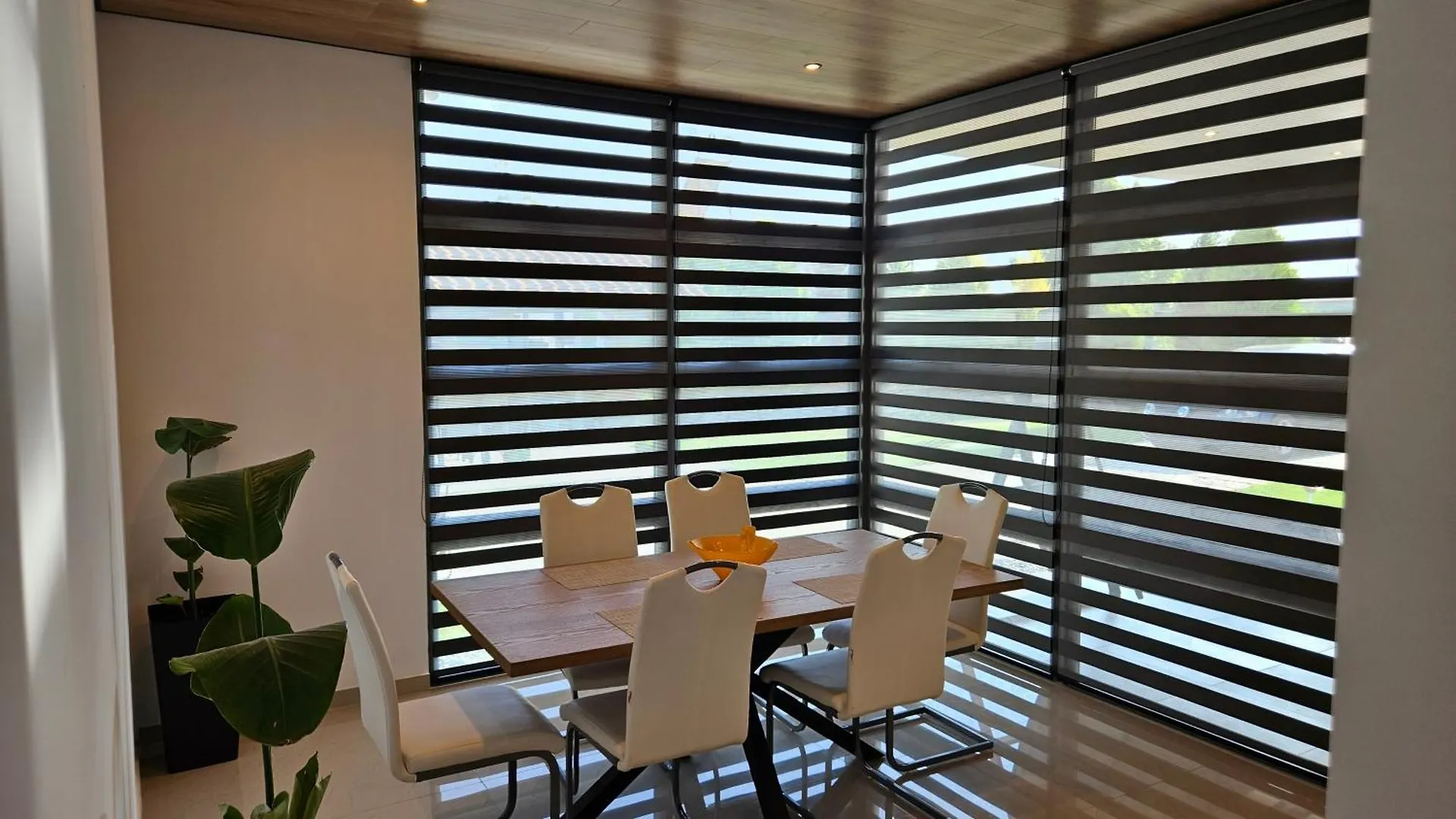 Modern Steel & Glass Smart House With Home Cinema Nea Plagia 0*,  Grekland