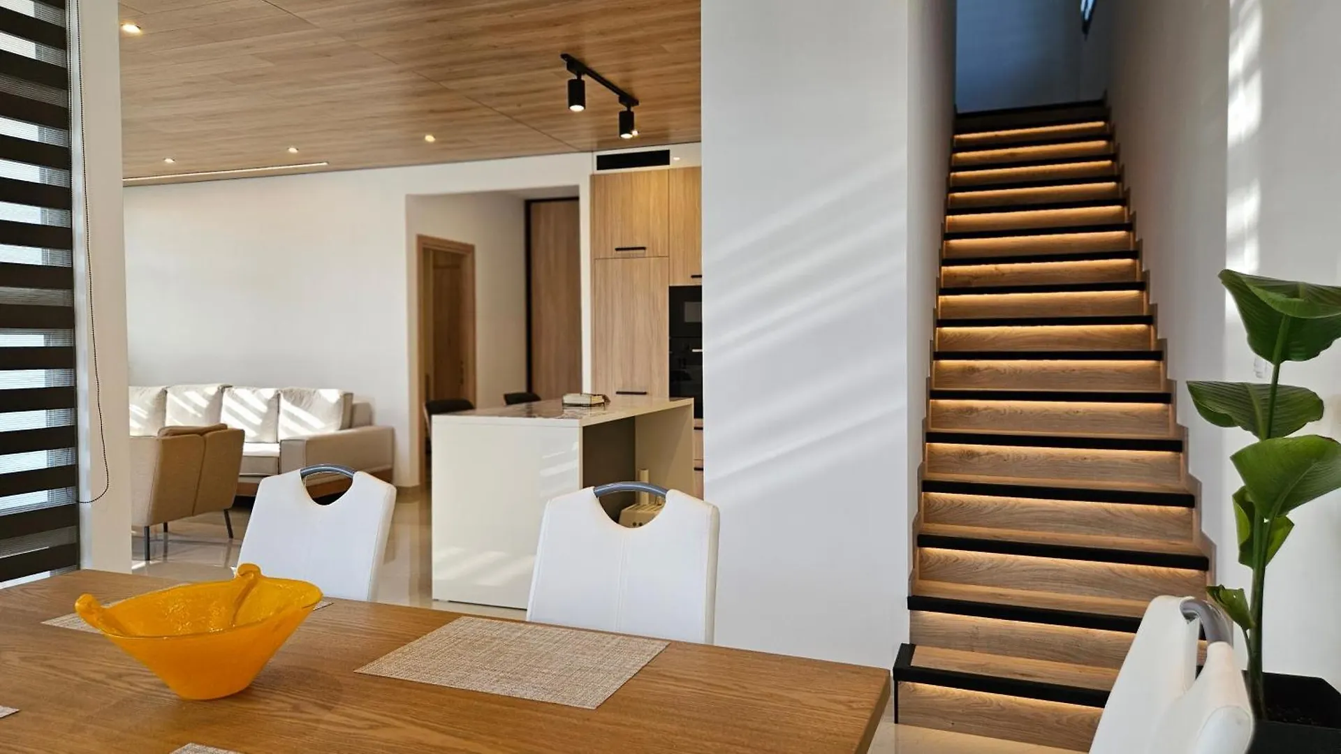 Modern Steel & Glass Smart House With Home Cinema Nea Plagia 0*,