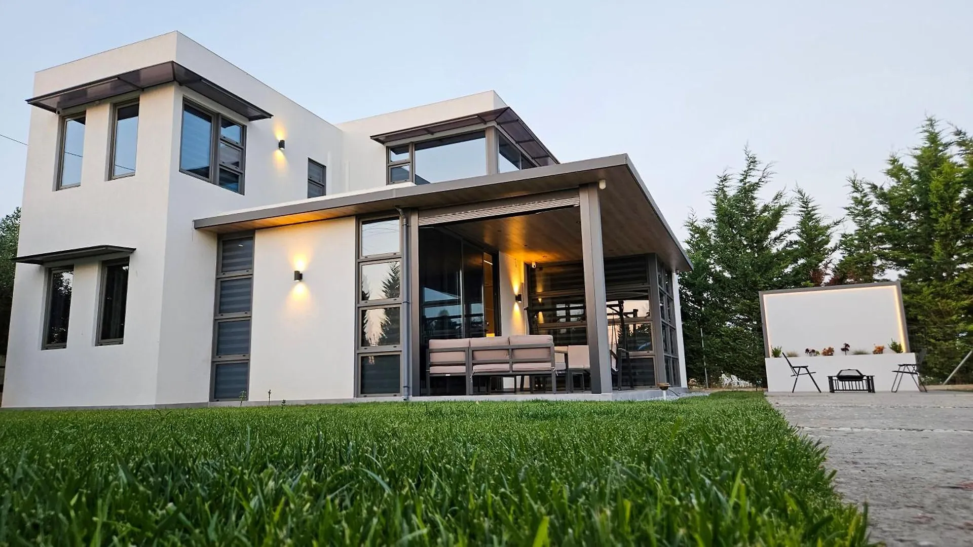 Villa Modern Steel & Glass Smart House With Home Cinema Nea Plagia Grekland