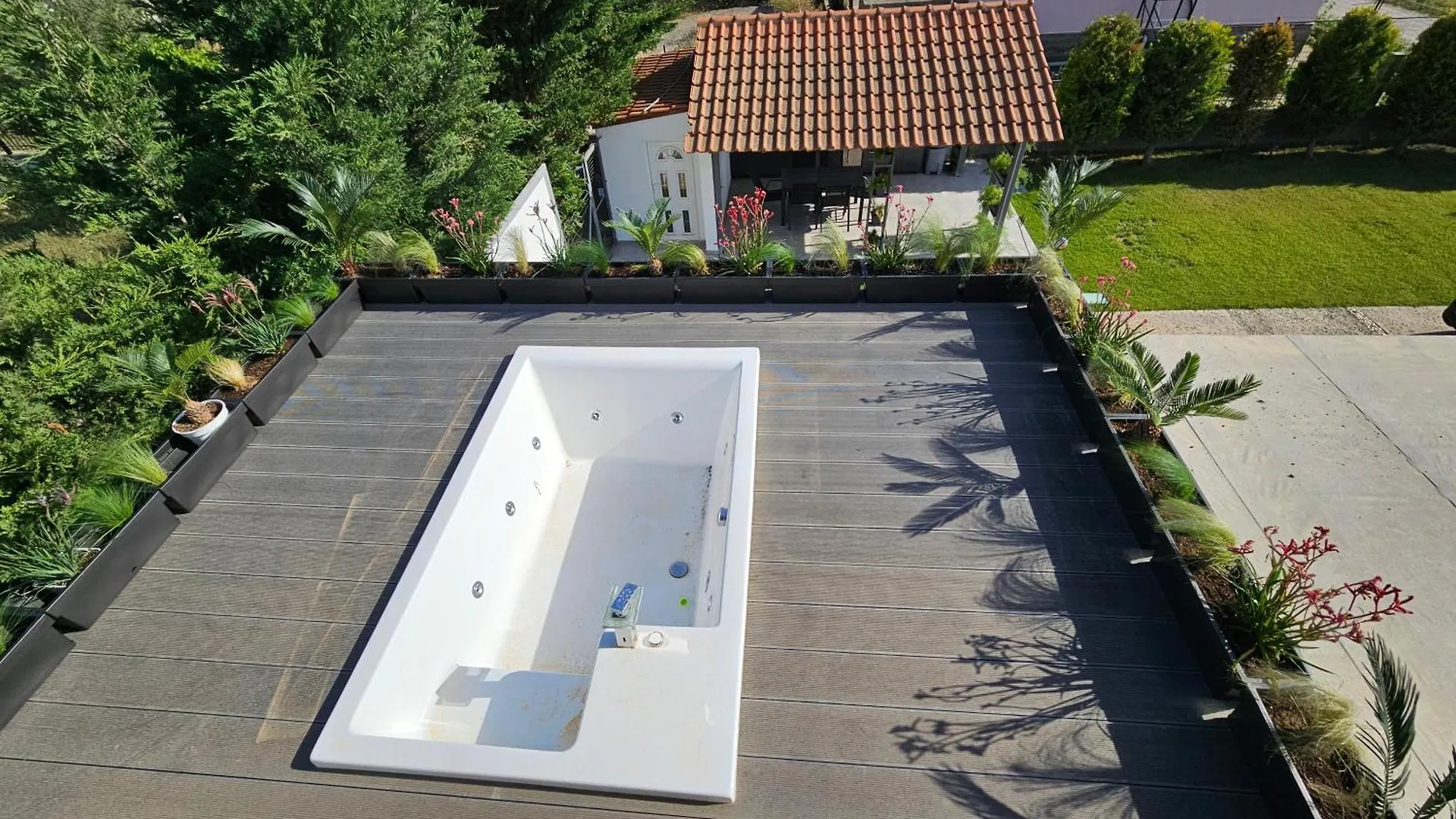 Villa Modern Steel & Glass Smart House With Home Cinema Nea Plagia